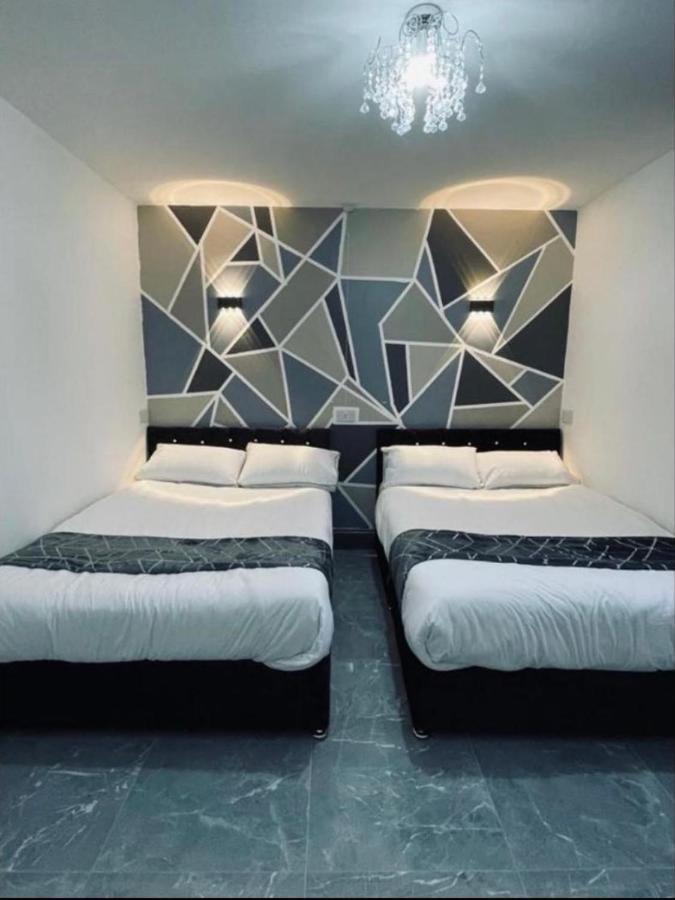 Entire 5 Star Luxury Whalley House Wifi Tv Luxury Burnley Dış mekan fotoğraf