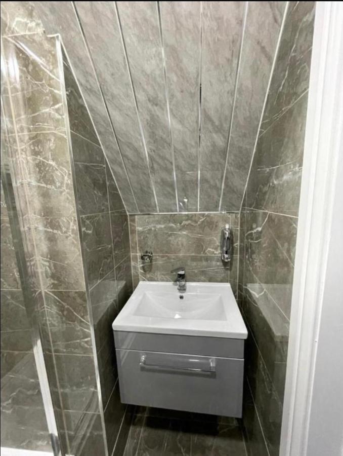 Entire 5 Star Luxury Whalley House Wifi Tv Luxury Burnley Dış mekan fotoğraf