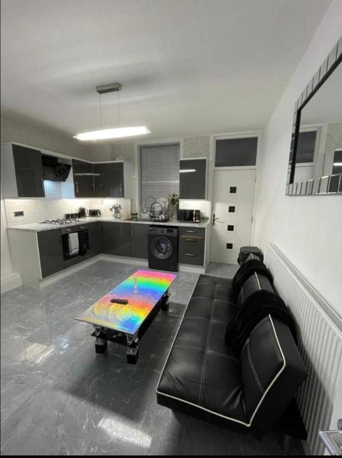 Entire 5 Star Luxury Whalley House Wifi Tv Luxury Burnley Dış mekan fotoğraf