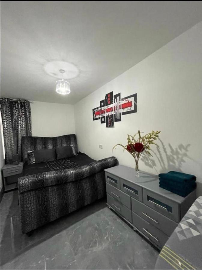 Entire 5 Star Luxury Whalley House Wifi Tv Luxury Burnley Dış mekan fotoğraf